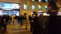 Dha Dış - Sarı Yelekliler 14'üncü Haftada Fransız Polisi Gönüllü Sağlık Görevlilerini de Darp Etti