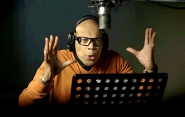 Fragmanlarda sıkça duyduğumuz efsane sesin sahibi Redd Pepper ile tanışın