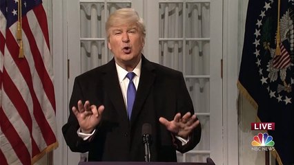 Télécharger la video: 'SNL' Mocks Trump's National Emergency: 'We Need Wall. Wall Works.'