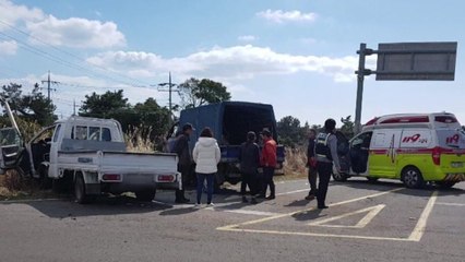 제주서 화물차·승용차 충돌...5명 중경상 / YTN