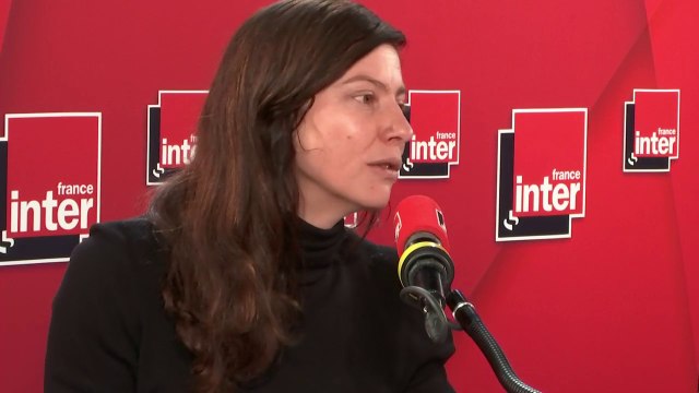 Anna Mouglalis : J'entrais dans le milieu de la mode, que je croyais le plus superficiel au monde, et je tombe sur Karl Lagerfeld