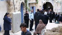 İsrail polisi Kudüs'te Filistinli bir aileyi zorla evinden çıkardı - KUDÜS