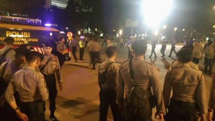 BREAKING NEWS ! Suara Dentuman Kencang Terdengar di Stadion GBK, Sejumlah Massa Bubar