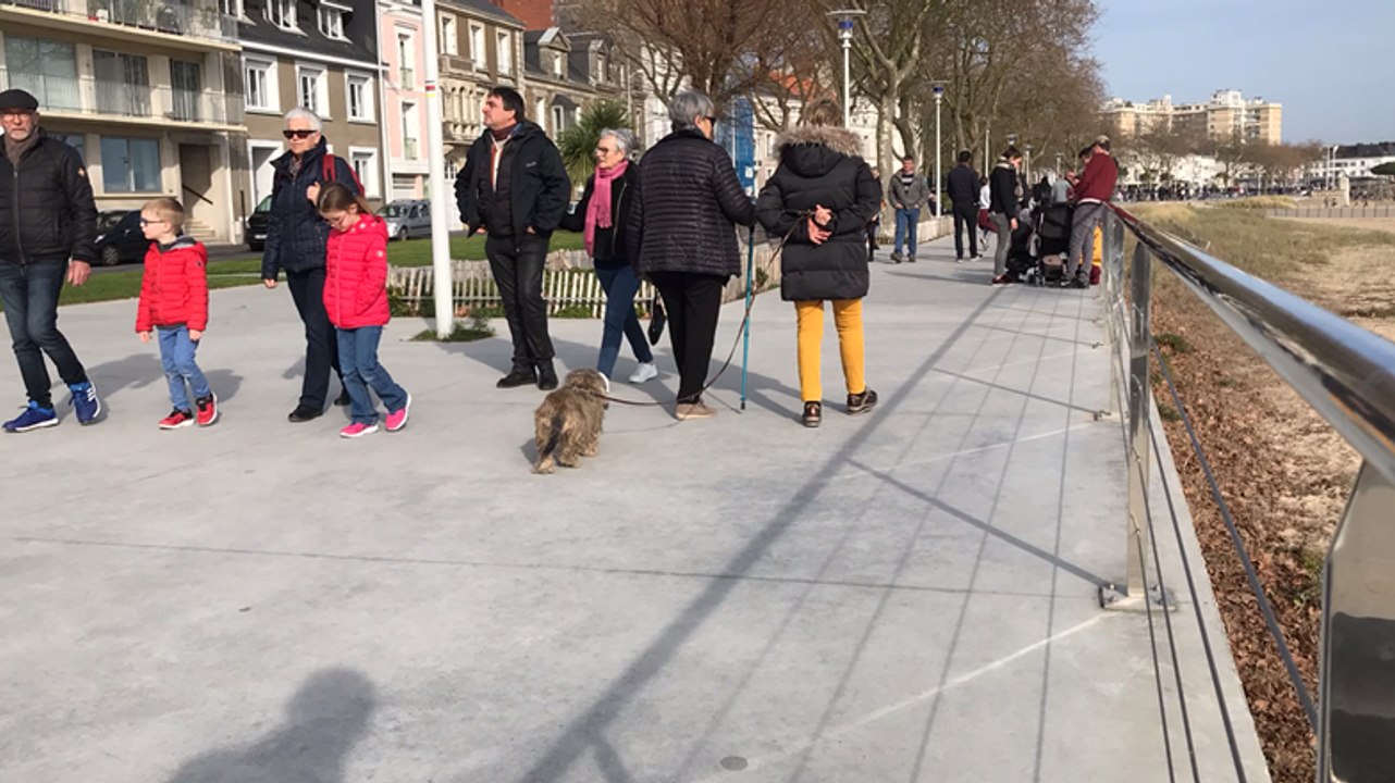 Un dimanche ensoleillé sur le front de mer
