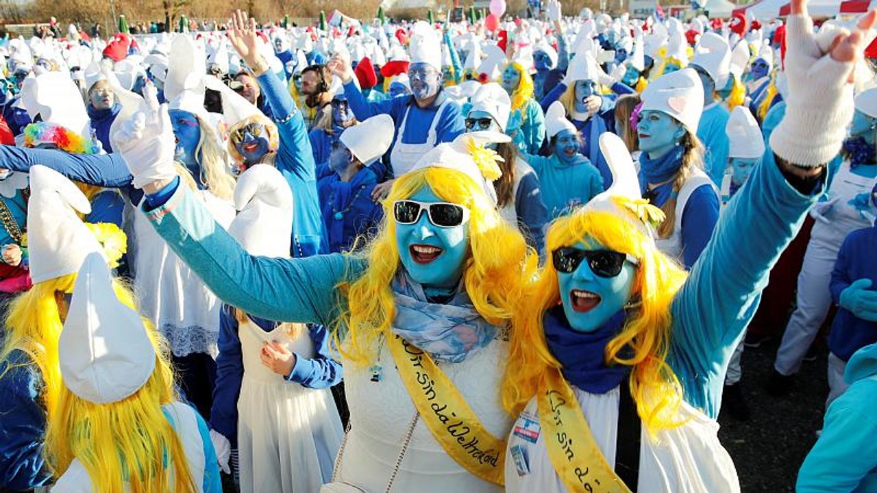 Schlumpf-Weltrekord aufgestellt: Lauchringen verwandelt sich für einen Tag in Schlumpfhausen