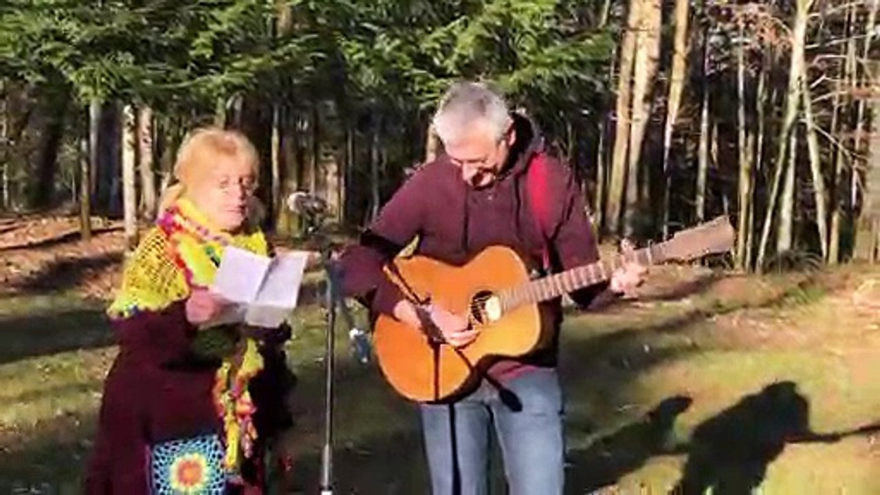 Le duo Sabine et Denis, de la Compagnie "C'est pour rire" ont écrit leur version de "Libérée délivrée" sur le thème de la guerre