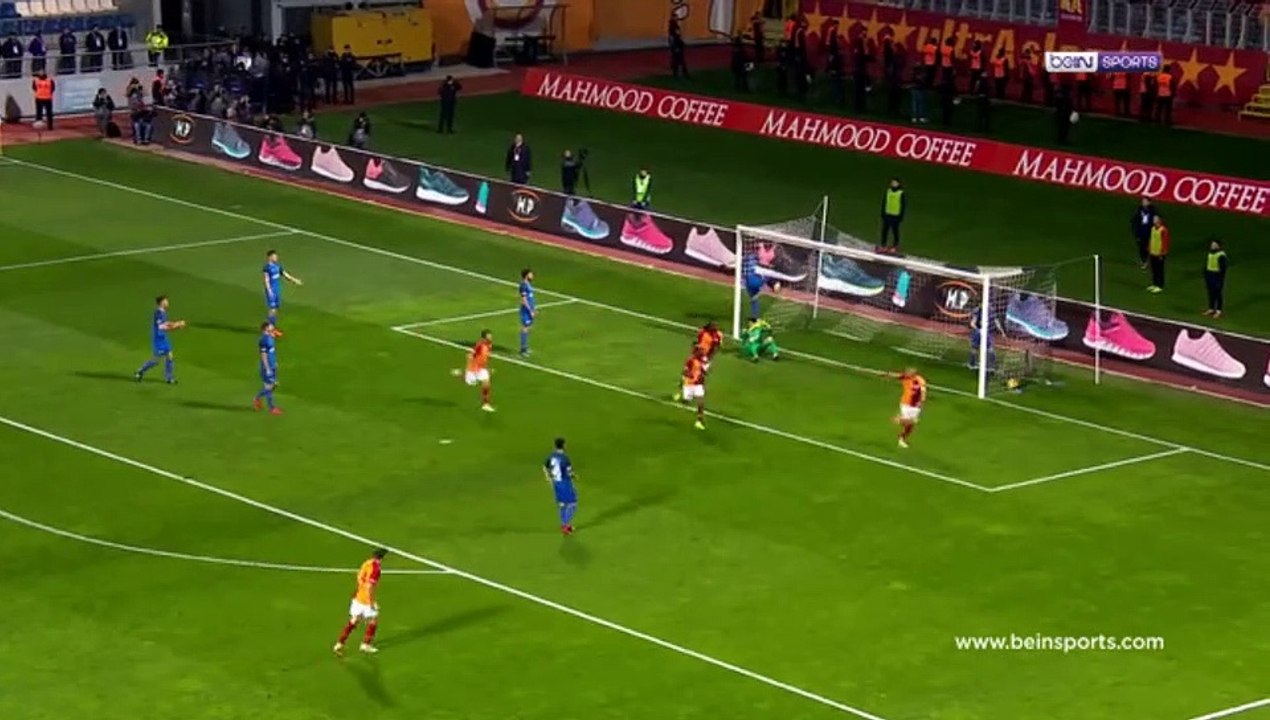 Younes Belhanda et sofiane feghouli