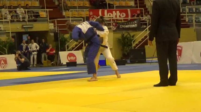 Manon Lecharlier de Frameries vs Beau Ramaekers en finale U21 -57kg du National 2019 jeunes (par Simon Barzyczak)