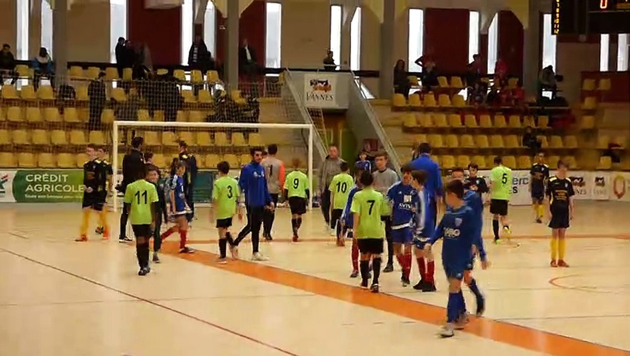1 ère partie du match de nos u13 contre concarneau au mini bercy de vannes 2019 !