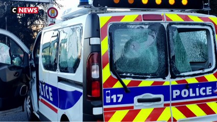 Fourgon de police attaqué : une violence "insupportable" selon le gouvernement
