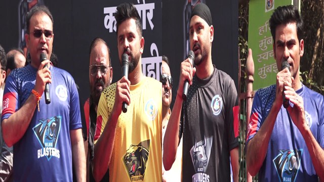 Pulwama अटैक को लेकर Virender Sehwag और Harbhajan Singh ने ऐसे निकाली भड़ास | वनइंडिया हिंदी