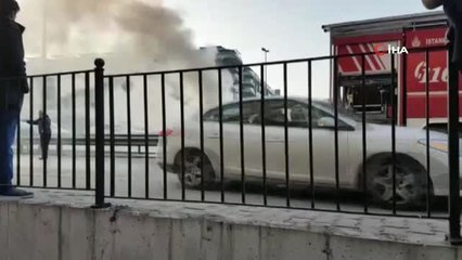 Seyir Halindeki Otomobil Alev Alev Yandı