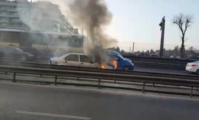 Yanan Araçtan Son Anda Kurtuldular