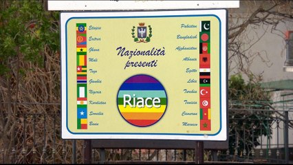 Italy's pro-refugee mayor of Riace faces charges