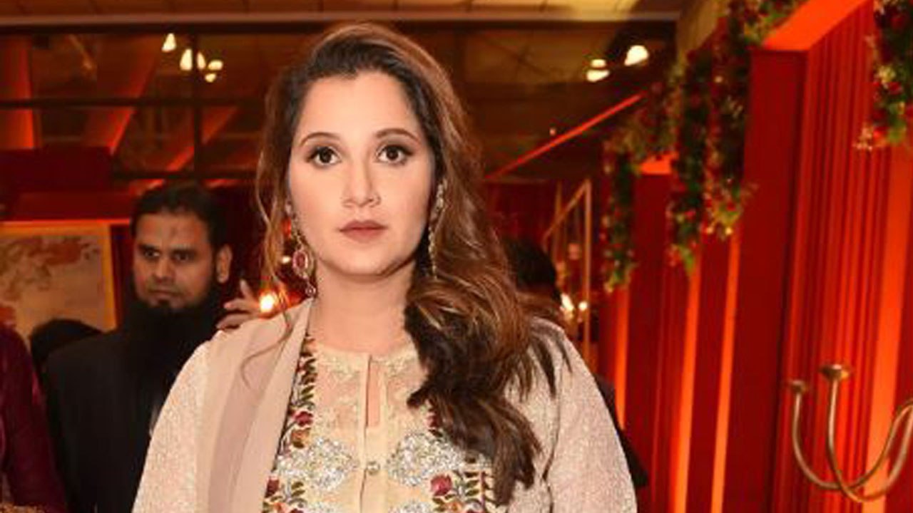 Pulwama : Sania Mirza को Telangana Brand Ambassador पद से हटाने की BJP ने की मांग | वनइंडिया हिंदी