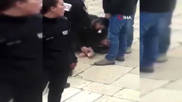 Filistinliler İsrail Barikatlarını Yıkarak Mescidi Aksa'ya Girdi