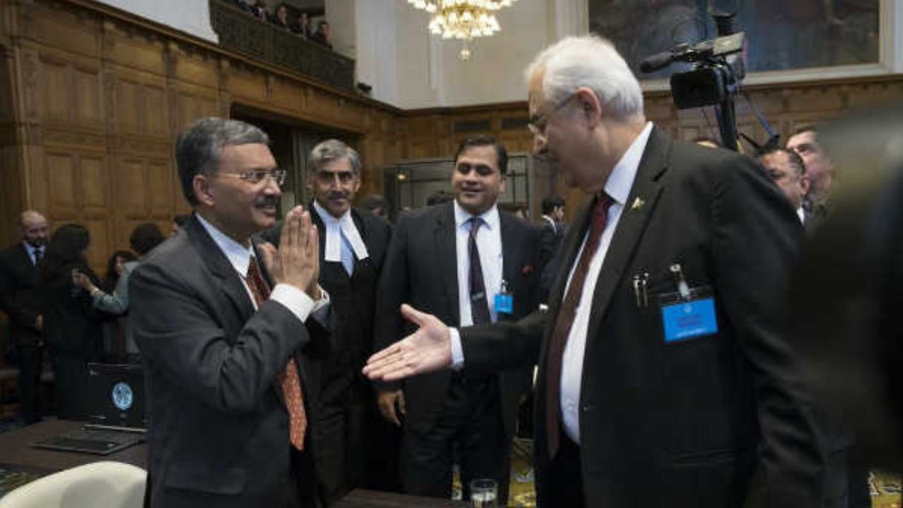 Kulbhushan Jadhav Case: ICJ में Deepak Mittal ने Pakistan को किया शर्मसार, देखें | वनइंडिया हिंदी