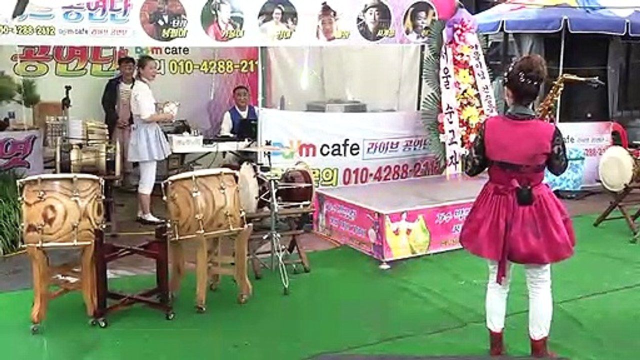 *가을이*품바- 안산, 첫날 공연전 색소폰 리허설/ 청이도 색소폰 분다 _.10.5