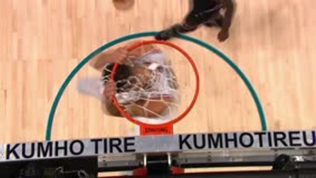 لقطة: كرة سلّة: سلّة ساحقة متقنة لكوري في مباراة كل النجوم