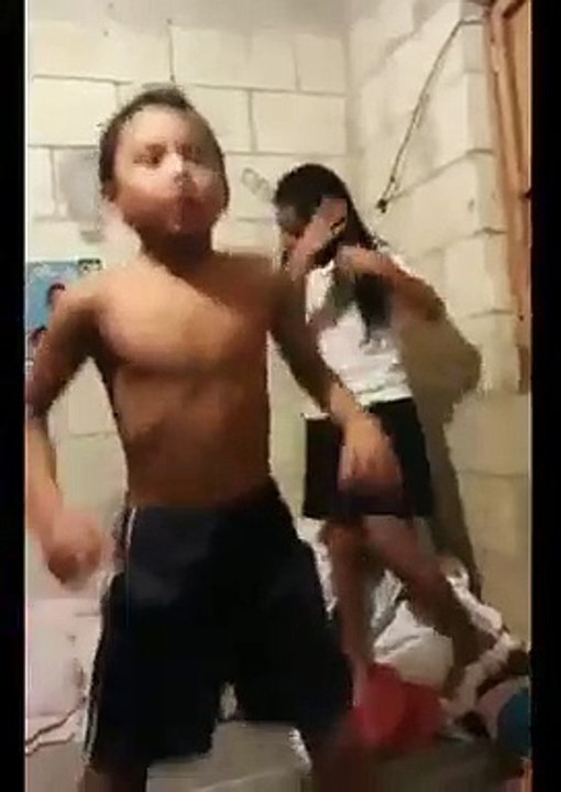 Funk do pescotapa, quase arranca o pescoço do muleque