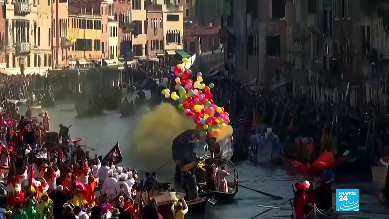 Carnival festivities kick off in Venice