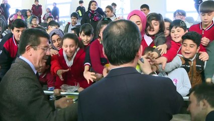 Bakan Kasapoğlu ve Zeybekci, Roman vatandaşlarla bir araya geldi - İZMİR