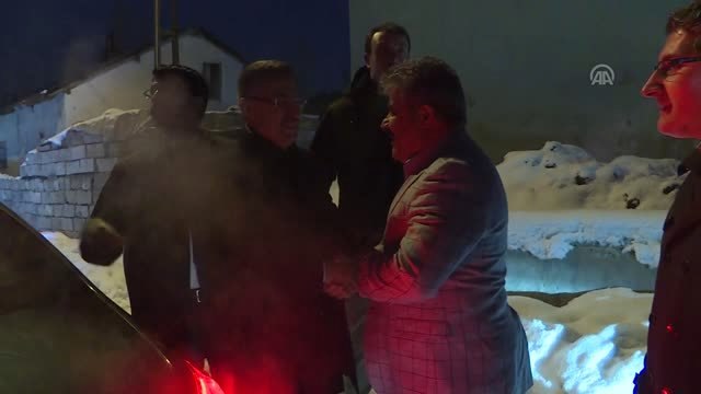 Cumhurbaşkanı Yardımcısı Oktay, 100. Yıl Mahallesi Sakinleriyle Buluştu