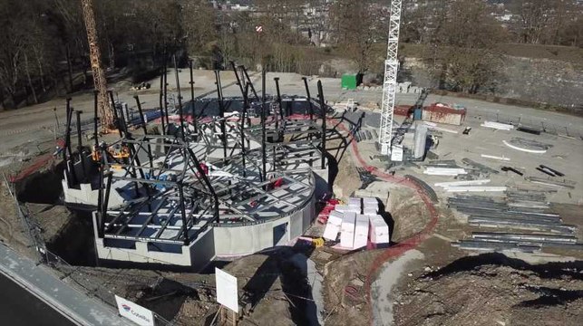 Les travaux du montage du pavillon de Milan ( citadelle de Namur ) avancent à grands pas....