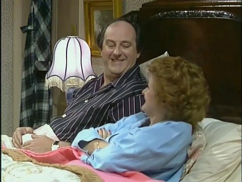 Fresh Fields 1x04 The Naked Truth