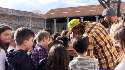 L'association "Par amour des abeilles" en visite dans les écoles