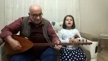 Download Video: İzmir Marşı : Seslendiren:Azra Elif TÜRKMEN:Bağlama:Mustafa GÜNER