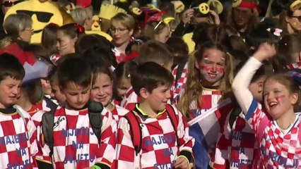 Hırvat çocuk karnavalında renkli görüntüler