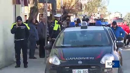 Puglia: fogna intasata, cacca risale e allaga le abitazioni. Cittadini di Borgo Mezzanone protestano- video