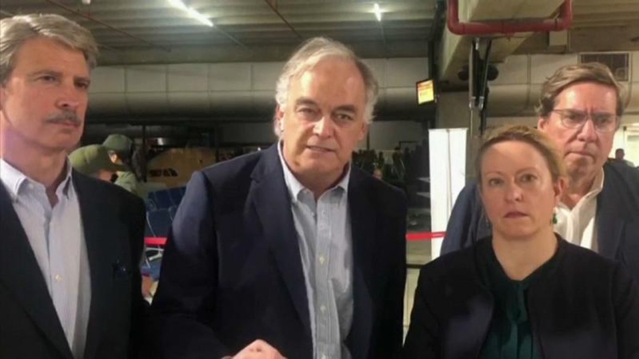 Cinq députés européens pro-Guaido refoulés à l'aéroport de Caracas