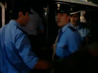 Equipage police-secours pris à partie à Paris - 1982