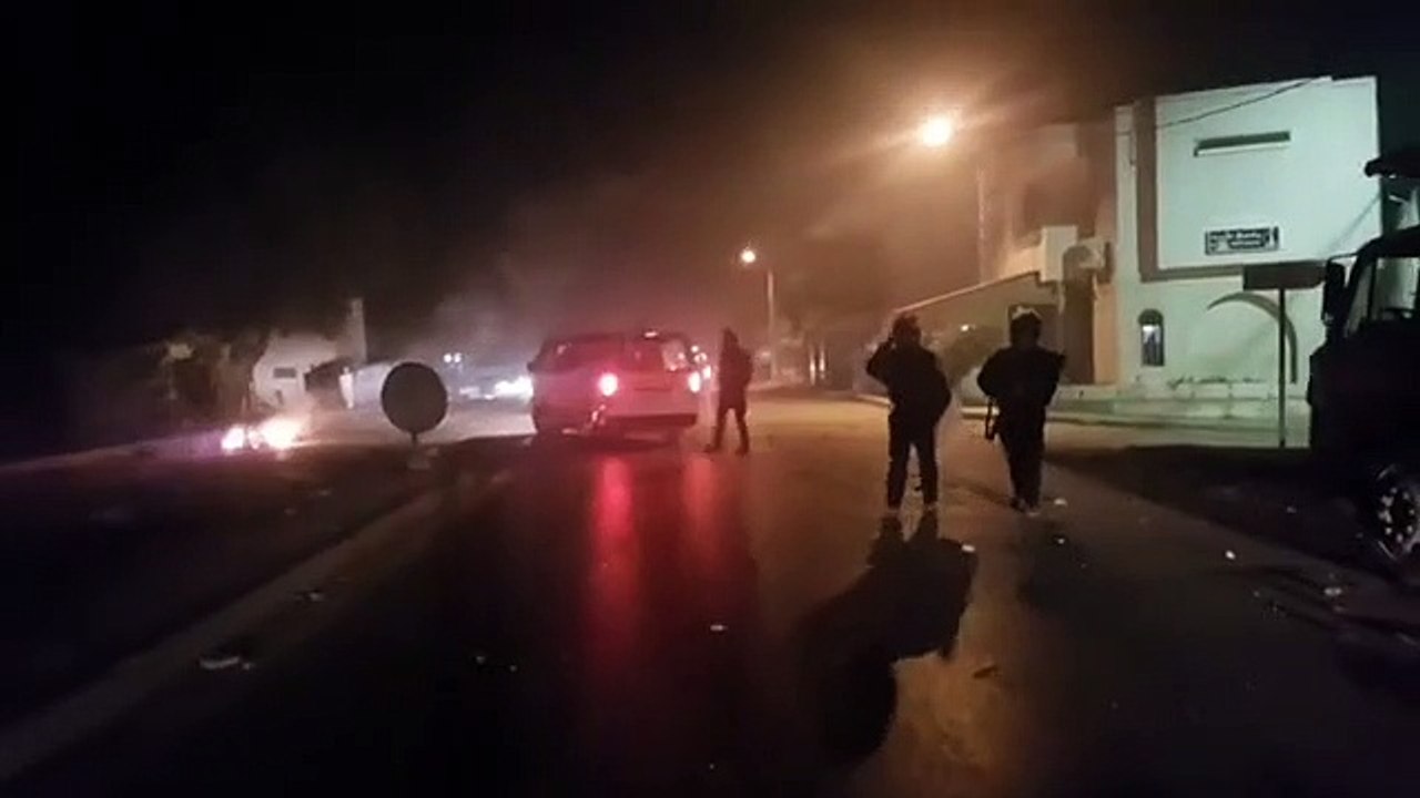 كر و فر بين وحدات الحرس الوطني ببراكة الساحل الحمامات و محتجين Tunisie  2019 Hammamet Nabeul Barraket Sahel