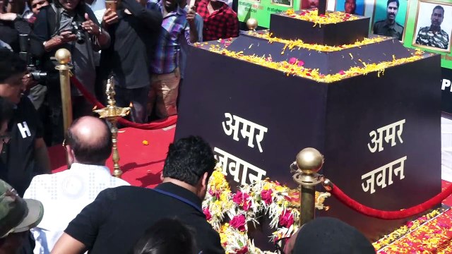 Bollywood Actors Take STRICT Action Against BAN On Pakistan For Pulwama Attacks