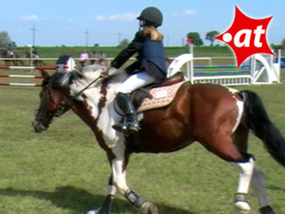 Xenia Beck, Springreiten, Burgenland (2007-016)