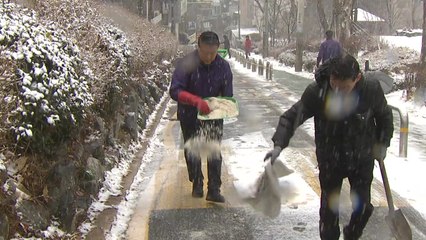 수도권에 함박눈 '펑펑'...차분한 출근길 / YTN