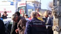 Zincirleme trafik kazası: 3 yaralı - ANTALYA