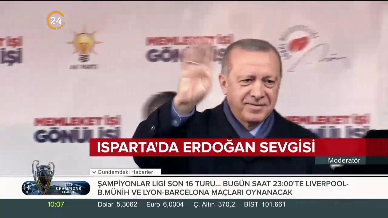 Kadınlarla sohbet etti