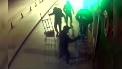 Döviz bürosundan hırsızlık girişimi - İSTANBUL