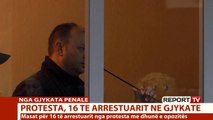 Report TV - Florenc Hoxha dhe protestuesit e arrestuar dalin para Gjykatës Penale të Tiranës