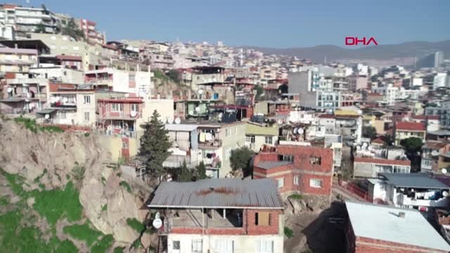 İzmir Mahalle Sakinleri Kopan Kayalardan Tedirgin