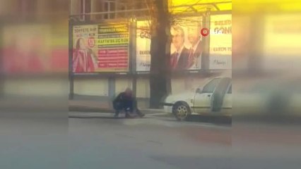 Alev Alan Otomobil İtfaiye Ekiplerince Söndürüldü