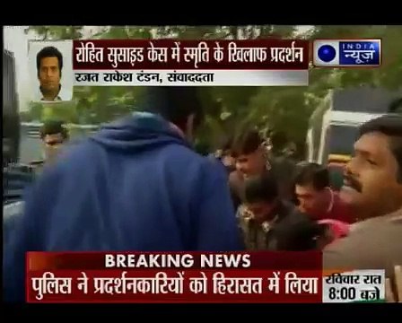 Police let NSUI activists burn Smriti Irani’s effigies