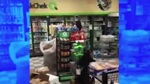 Une femme saccage un magasin entier avant de faire la queue pour acheter des Pringles