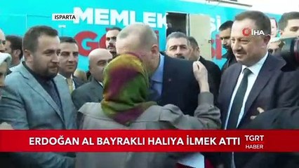 Cumhurbaşkanı Erdoğan Al Bayraklı Halıya İlmek Attı