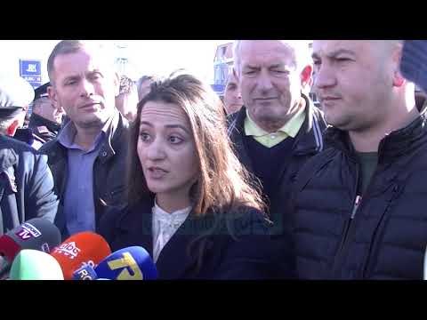 Mbështetësit e PD pengojnë kalimin e Ramës drejt Pukës - News, Lajme - Vizion Plus