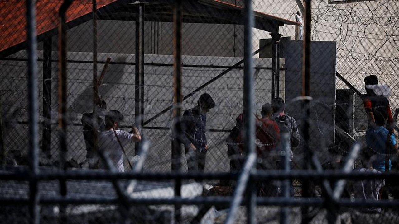 Κακομεταχείρηση και κακές συνθήκες για τους κρα...